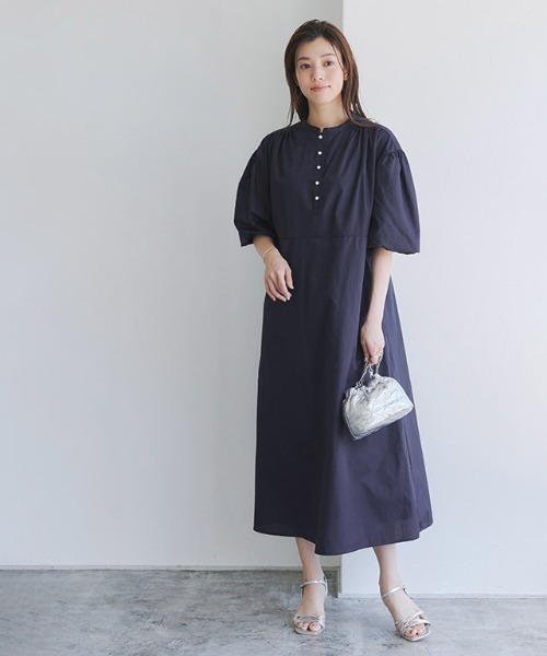 Pierrot(ピエロ)の「パールボタンギャザーワンピース(ワンピース・レディース・ブルー/ネイビー/ブラック・M/L)」の16枚目の写真