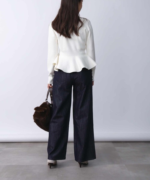 PICCIN PERLA(ピッチンペルラ)の「ハートボタンペプラムカーディガン(カーディガン/ボレロ・レディース・オフホワイト/ブラック/グレイッシュベージュ/ライトグレー/ブルー・M)」の21枚目の写真