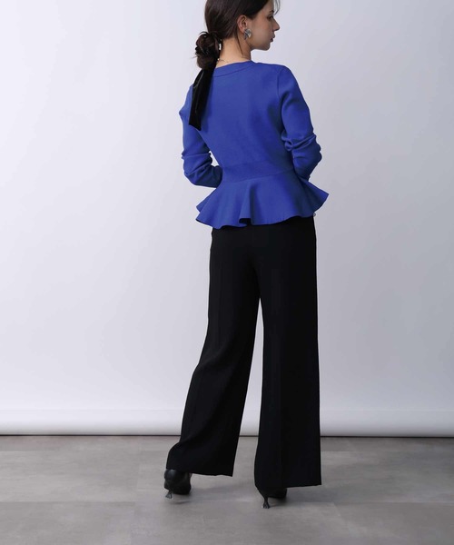 PICCIN PERLA(ピッチンペルラ)の「ハートボタンペプラムカーディガン(カーディガン/ボレロ・レディース・オフホワイト/ブラック/グレイッシュベージュ/ライトグレー/ブルー・M)」の9枚目の写真