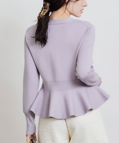 PICCIN PERLA(ピッチンペルラ)の「ハートボタンペプラムカーディガン(カーディガン/ボレロ・レディース・グレイッシュベージュ/ブラック/オフホワイト/ライトグレー/ブルー/ラベンダー/シルバー・M)」の18枚目の写真