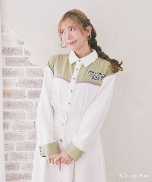 Disney（ディズニー）の「バスライトイヤー/配色シャツ（シャツ/ブラウス・レディース・オフホワイト・FREE）」の17枚目の写真