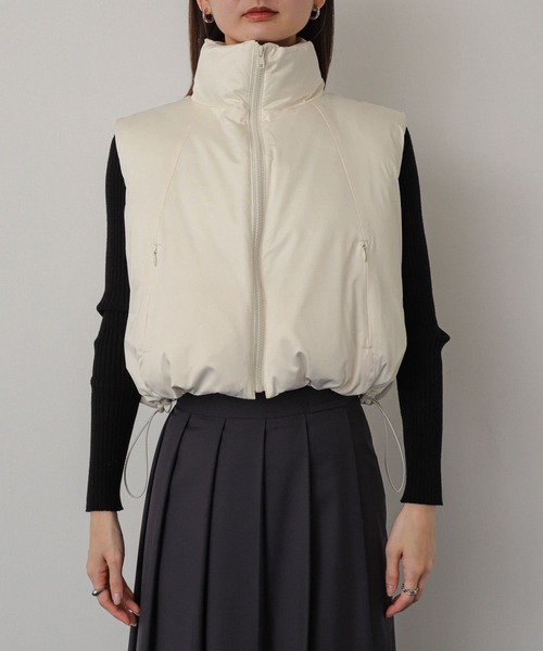 SENSE OF PLACE by URBAN RESEARCH(センスオブプレイスバイアーバンリサーチ)の「クロップドパフベスト(ダウンベスト・レディース・アイボリー/ブラック・ONE)」の14枚目の写真
