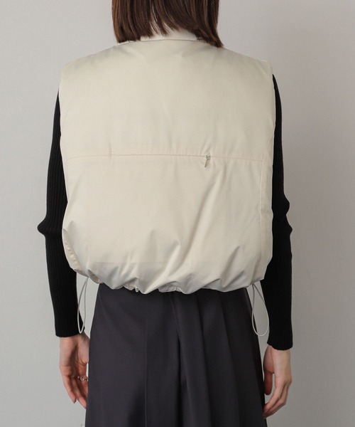 SENSE OF PLACE by URBAN RESEARCH(センスオブプレイスバイアーバンリサーチ)の「クロップドパフベスト(ダウンベスト・レディース・アイボリー/ブラック・ONE)」の16枚目の写真