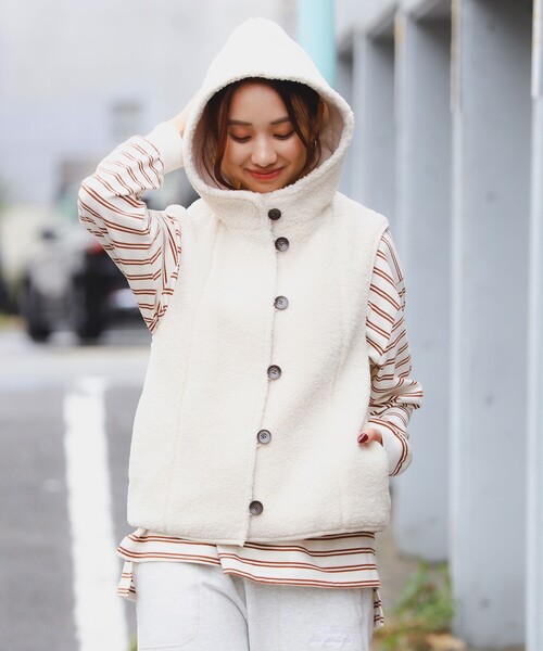 B:MING by BEAMS（ビーミングバイビームス）の「ボア ベスト（S～M）（ベスト・レディース・ホワイト系その他5/チャコールグレー・SMALL/MEDIUM）」の3枚目の写真