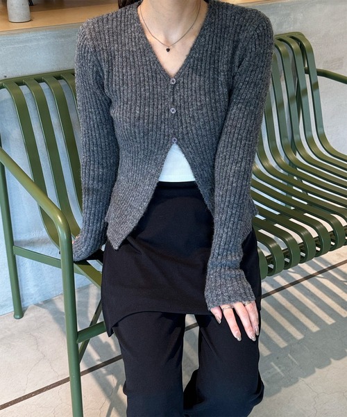 LE MORE（リモア）の「ボタンリブニットカーディガン（ニット/セーター・レディース・チャコール/アイボリー/オリーブ・FREE）」の5枚目の写真