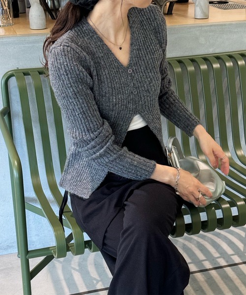 LE MORE（リモア）の「ボタンリブニットカーディガン（ニット/セーター・レディース・チャコール/アイボリー/オリーブ・FREE）」の17枚目の写真