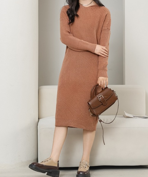Lace Ladies(レースレディース)の「ソリッドカラー フーデット リブ ニット ワンピース(ワンピース・レディース・アイボリー/ブラック/キャメル・FREE)」の3枚目の写真