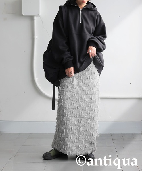 antiqua(アンティカ)の「チェックフリンジニットスカート(スカート・レディース・ブラック/グレー・ONESIZE)」の10枚目の写真
