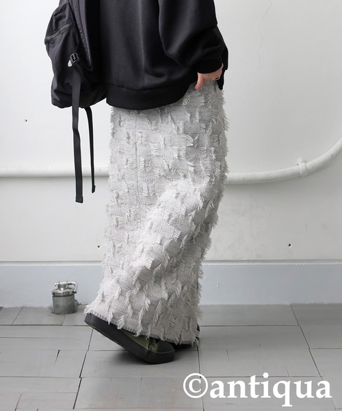 antiqua(アンティカ)の「チェックフリンジニットスカート(スカート・レディース・ブラック/グレー・ONESIZE)」の12枚目の写真