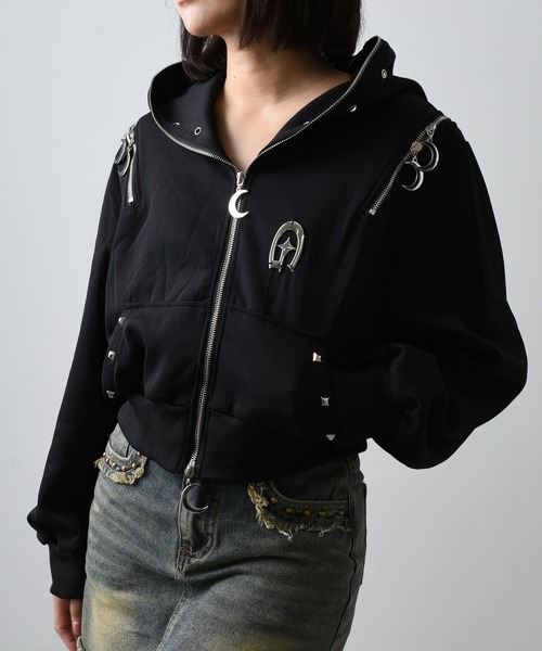 .KOM(ドットコム)の「A'GEM/9 × .kom 『.KOM/ドットケーオーエム』デザインクロップパーカー(パーカー・レディース・ブラック・M)」の4枚目の写真