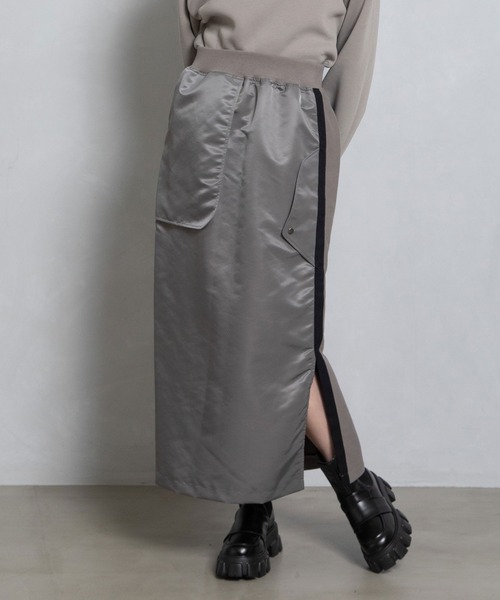 MARECHAL TERRE（マルシャルテル）の「ミリタリースカート（スカート・レディース・ネイビー/グレー/カーキ/ブラック・MEDIUM）」の2枚目の写真