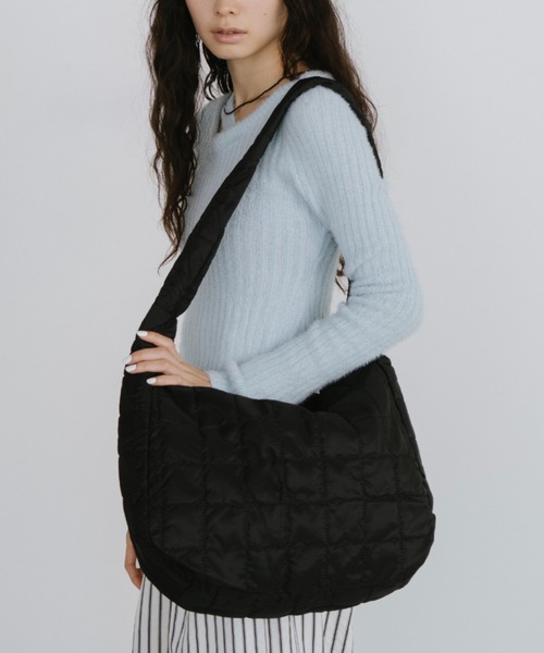 セール】ビッグキルティングショルダーバッグ / 大容量 /軽量