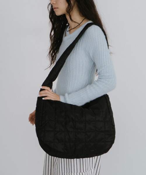 セール】ビッグキルティングショルダーバッグ / 大容量 /軽量