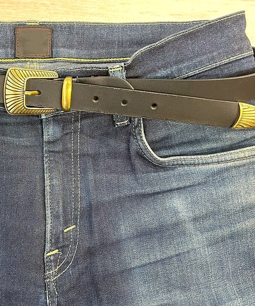 Lee(リー)の「Lee/リー 25mm レザー ウエスタン ナローベルト ヴィンテージ加工(ベルト・レディース・ブラック/ダークブラウン/ブラック系その他/ブラウン系その他・FREE)」の14枚目の写真