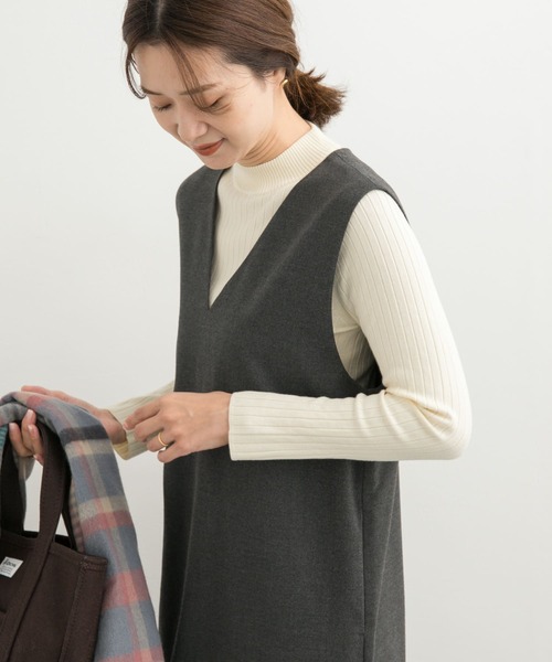 URBAN RESEARCH DOORS(アーバンリサーチドアーズ)の「ハイネックリブニット(ニット/セーター・レディース・アイボリー/モカ/ブルー・MEDIUM)」の5枚目の写真