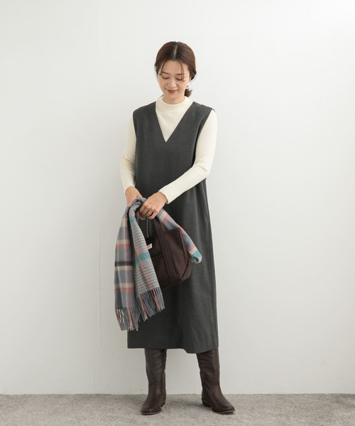 URBAN RESEARCH DOORS(アーバンリサーチドアーズ)の「ハイネックリブニット(ニット/セーター・レディース・アイボリー/モカ/ブルー・MEDIUM)」の11枚目の写真