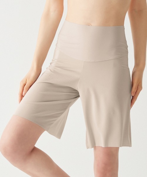 GUNZE（グンゼ）の「ADVANCE LABEL/アドバンスレーベル　フレアパンツ（透け防止・キュロットペチコート)（その他アンダーウェア/インナー・レディース・ベージュ/スミクロ/グレー系その他・X-LARGE/MEDIUM/LARGE）」の20枚目の写真