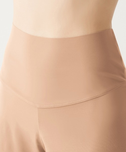 GUNZE（グンゼ）の「ADVANCE LABEL/アドバンスレーベル　フレアパンツ（透け防止・キュロットペチコート)（その他アンダーウェア/インナー・レディース・ベージュ/スミクロ/グレー系その他・X-LARGE/MEDIUM/LARGE）」の13枚目の写真