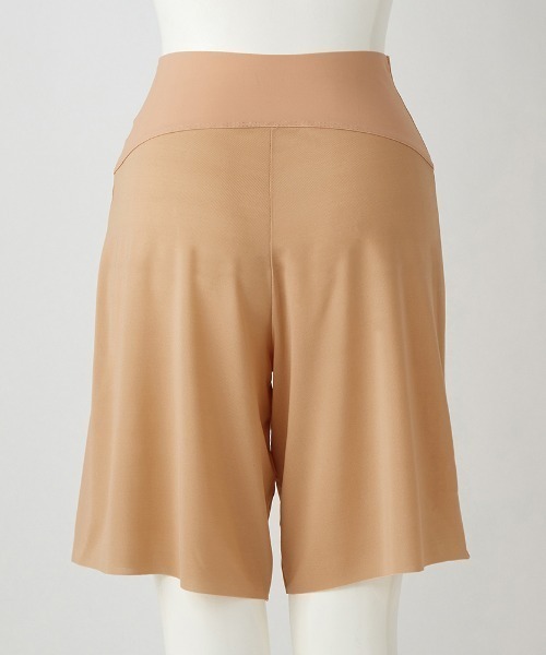 GUNZE（グンゼ）の「ADVANCE LABEL/アドバンスレーベル　フレアパンツ（透け防止・キュロットペチコート)（その他アンダーウェア/インナー・レディース・ベージュ/スミクロ/グレー系その他・X-LARGE/MEDIUM/LARGE）」の17枚目の写真
