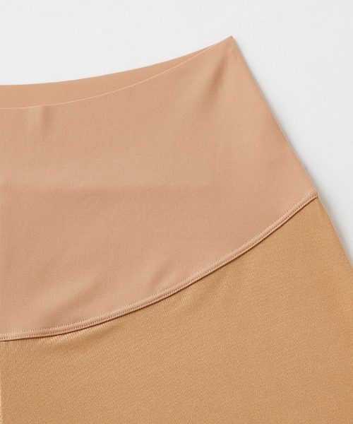 GUNZE（グンゼ）の「ADVANCE LABEL/アドバンスレーベル　フレアパンツ（透け防止・キュロットペチコート)（その他アンダーウェア/インナー・レディース・ベージュ/スミクロ/グレー系その他・X-LARGE/MEDIUM/LARGE）」の18枚目の写真