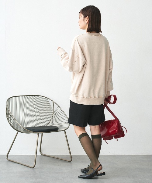 ad thie(アドティエ)の「ピグメント スウェット プルオーバー(Tシャツ/カットソー・レディース・ブラック/オフホワイト/グレー/ブラウン・FREE)」の11枚目の写真