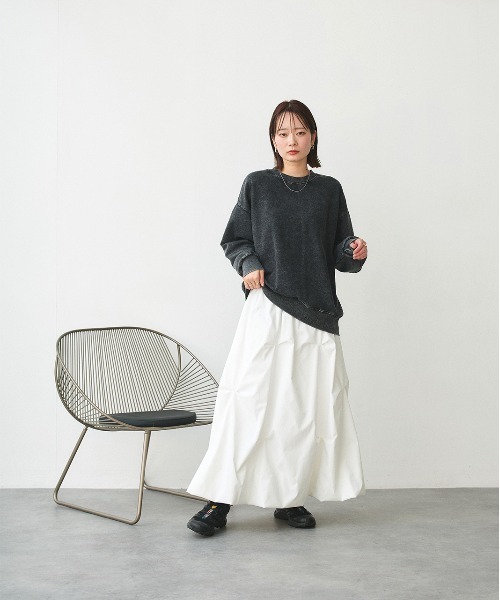 ad thie(アドティエ)の「ピグメント スウェット プルオーバー(Tシャツ/カットソー・レディース・ブラック/オフホワイト/グレー/ブラウン・FREE)」の5枚目の写真
