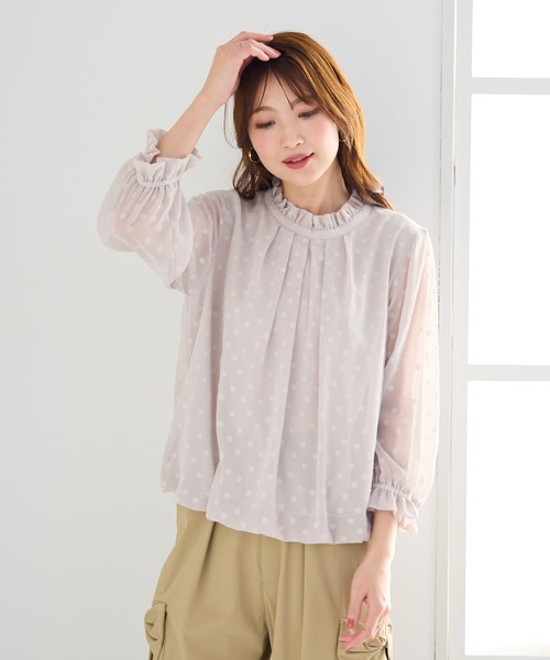 Rose Tiara(ローズティアラ)の「ドットジャカードバルーンヘムブラウス(シャツ/ブラウス・レディース・ブラック/オフホワイト/ピンク/ベージュ・38/42/46)」の4枚目の写真