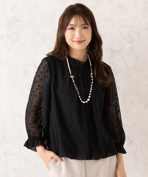 Rose Tiara(ローズティアラ)の「ドットジャカードバルーンヘムブラウス(シャツ/ブラウス・レディース・ブラック/オフホワイト/ピンク/ベージュ・38/42/46)」の3枚目の写真