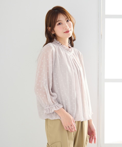 Rose Tiara(ローズティアラ)の「ドットジャカードバルーンヘムブラウス(シャツ/ブラウス・レディース・ブラック/オフホワイト/ピンク/ベージュ・38/42/46)」の5枚目の写真