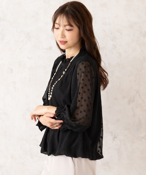 Rose Tiara(ローズティアラ)の「ドットジャカードバルーンヘムブラウス(シャツ/ブラウス・レディース・ブラック/オフホワイト/ピンク/ベージュ・38/42/46)」の10枚目の写真