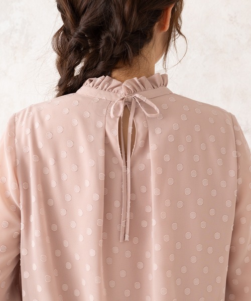 Rose Tiara(ローズティアラ)の「ドットジャカードバルーンヘムブラウス(シャツ/ブラウス・レディース・ブラック/オフホワイト/ピンク/ベージュ・38/42/46)」の19枚目の写真