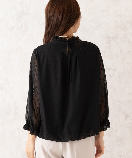 Rose Tiara(ローズティアラ)の「ドットジャカードバルーンヘムブラウス(シャツ/ブラウス・レディース・ブラック/オフホワイト/ピンク/ベージュ・38/42/46)」の11枚目の写真