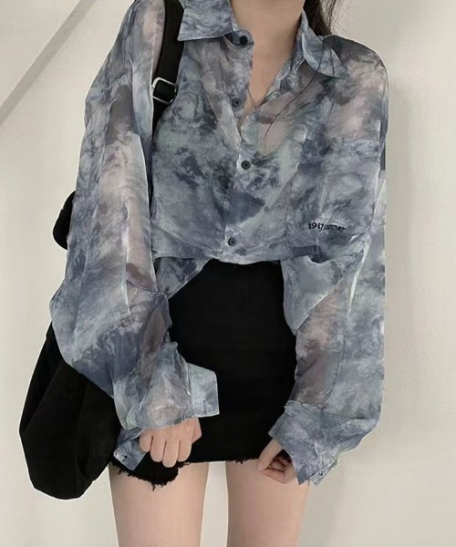 SEU(エスイーユー)の「タイダイ柄長袖シアーオーバーサイズシャツ UVカット(シャツ/ブラウス・レディース・ブラック・フリー)」の5枚目の写真