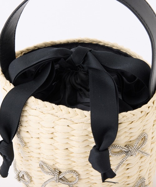 one after another NICE CLAUP(ワンアフターアナザーナイスクラップ)の「キラキラリボンペーパーバッグ(かごバッグ・レディース・アイボリー/ブラック・FREE)」の9枚目の写真