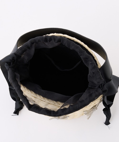 one after another NICE CLAUP(ワンアフターアナザーナイスクラップ)の「キラキラリボンペーパーバッグ(かごバッグ・レディース・アイボリー/ブラック・FREE)」の7枚目の写真