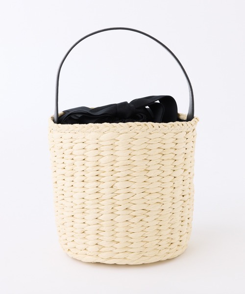 one after another NICE CLAUP(ワンアフターアナザーナイスクラップ)の「キラキラリボンペーパーバッグ(かごバッグ・レディース・アイボリー/ブラック・FREE)」の6枚目の写真