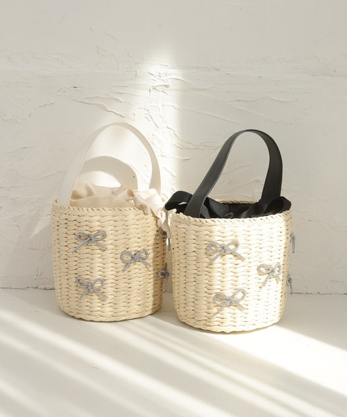 one after another NICE CLAUP(ワンアフターアナザーナイスクラップ)の「キラキラリボンペーパーバッグ(かごバッグ・レディース・アイボリー/ブラック・FREE)」の19枚目の写真