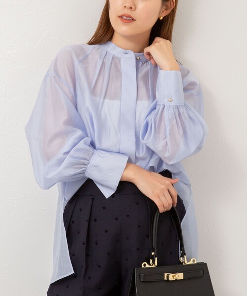 NOLLEY’S(ノーリーズ)の「バンドカラーシアーブラウス(シャツ/ブラウス・レディース・ベージュ/ネイビー/サックスブルー/イエロー・38)」の3枚目の写真