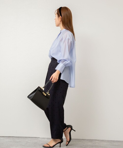 NOLLEY’S(ノーリーズ)の「バンドカラーシアーブラウス(シャツ/ブラウス・レディース・ベージュ/ネイビー/サックスブルー/イエロー・38)」の6枚目の写真