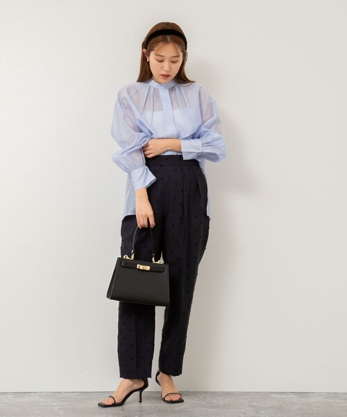 NOLLEY’S(ノーリーズ)の「バンドカラーシアーブラウス(シャツ/ブラウス・レディース・ベージュ/ネイビー/サックスブルー/イエロー・38)」の8枚目の写真