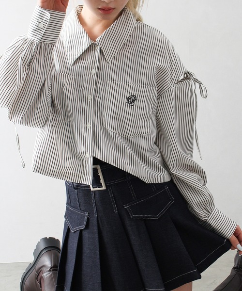 SpRay（スプレイ）の「肩リボンクロップドシャツ（シャツ/ブラウス・レディース・オフホワイト/ホワイト×ブラック/ブラック×ホワイト/サックスブルー/ブルー系その他/チャコールグレー/ブルー系その他2・FREE）」の3枚目の写真