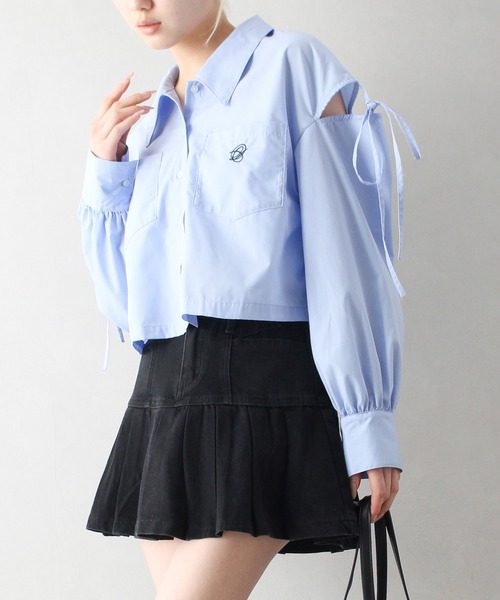 SpRay（スプレイ）の「肩リボンクロップドシャツ（シャツ/ブラウス・レディース・オフホワイト/ホワイト×ブラック/ブラック×ホワイト/サックスブルー/ブルー系その他/チャコールグレー/ブルー系その他2・FREE）」の15枚目の写真