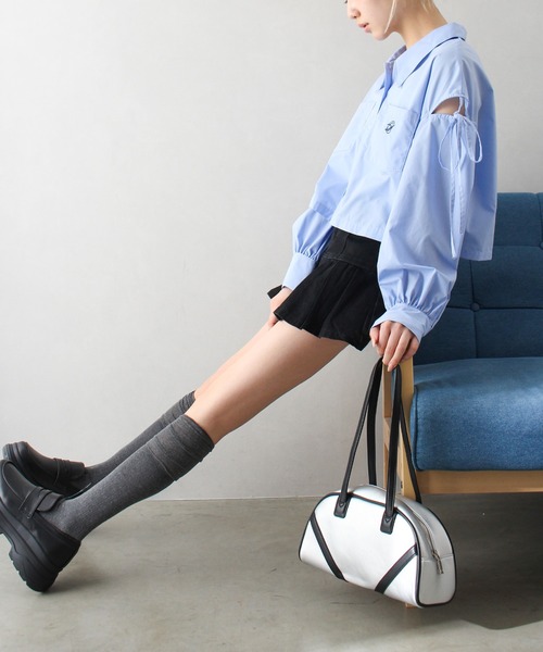 SpRay（スプレイ）の「肩リボンクロップドシャツ（シャツ/ブラウス・レディース・オフホワイト/ホワイト×ブラック/ブラック×ホワイト/サックスブルー/ブルー系その他/チャコールグレー/ブルー系その他2・FREE）」の17枚目の写真