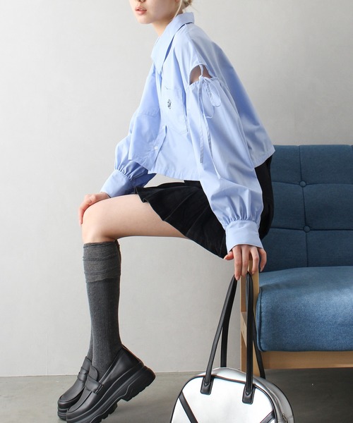 SpRay（スプレイ）の「肩リボンクロップドシャツ（シャツ/ブラウス・レディース・オフホワイト/ホワイト×ブラック/ブラック×ホワイト/サックスブルー/ブルー系その他/チャコールグレー/ブルー系その他2・FREE）」の18枚目の写真