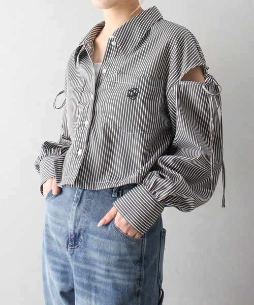 SpRay（スプレイ）の「肩リボンクロップドシャツ（シャツ/ブラウス・レディース・オフホワイト/ホワイト×ブラック/ブラック×ホワイト/サックスブルー/ブルー系その他/チャコールグレー/ブルー系その他2・FREE）」の19枚目の写真