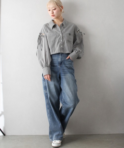 SpRay（スプレイ）の「肩リボンクロップドシャツ（シャツ/ブラウス・レディース・オフホワイト/ホワイト×ブラック/ブラック×ホワイト/サックスブルー/ブルー系その他/チャコールグレー/ブルー系その他2・FREE）」の22枚目の写真