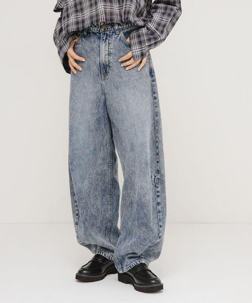 KBF（ケイビーエフ）の「『別注』Lee101×KBF BARREL PANTS（デニム