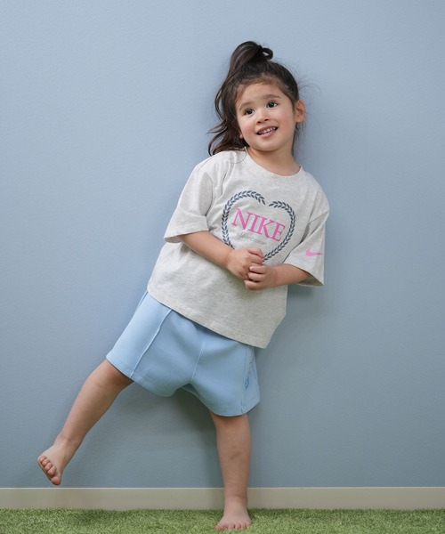 NIKE（ナイキ）の「NIKE/ナイキ 36M636 キッズ 半袖Tシャツ 36M636（Tシャツ/カットソー・キッズ・スモークグレー/ホワイト・4:105cm/5:110cm/6:115cm/7:120cm）」の8枚目の写真