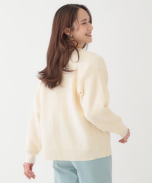 SHOO・LA・RUE(シューラルー)の「【洗える/S-LL】ドライタッチが心地よい 畦編みVネックカーディガン(カーディガン/ボレロ・レディース・ベージュ/パープル/ネイビー/アイボリー・01/02/03/04)」の17枚目の写真