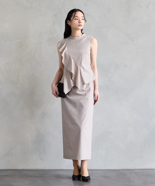 AIMER(エメ)の「ローグストレッチストライプラッフルIラインパーティードレス 結婚式 お呼ばれ ドレス 20代 30代 40代(ドレス・レディース・ネイビー/キャメル/グレイッシュベージュ・MEDIUM)」の6枚目の写真